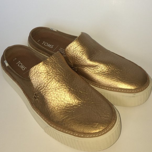 Toms Gold Mules - Picture 2 of 8